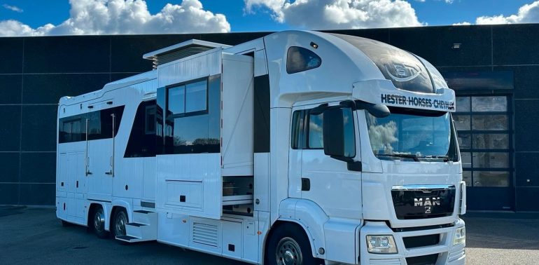MAN TGX 26.400 STX DOUBLE POP OUT & POP UP