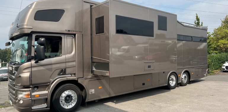 SCANIA P320 INTERHORSE EXCLUSIVE