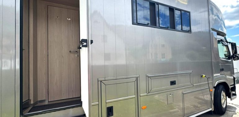 VOLVO FM 330 NF POP OUT