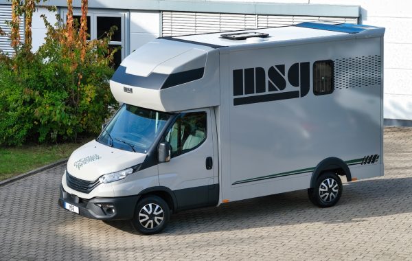IVECO DAILY 35S210 HI-MATIC MSG STALLION LIGHT