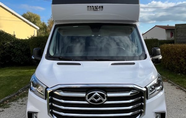 MAXUS DELIVER 9 LUXURY MSG STALLION LIGHT