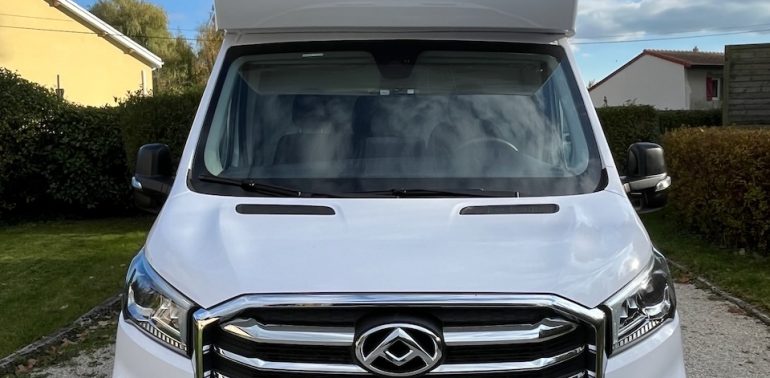 MAXUS DELIVER 9 LUXURY MSG STALLION LIGHT