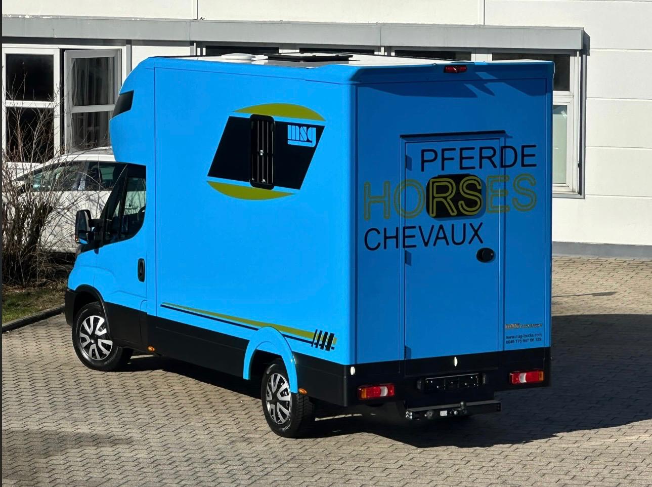 iveco daily 35s21 stallion light bleu clair msg2