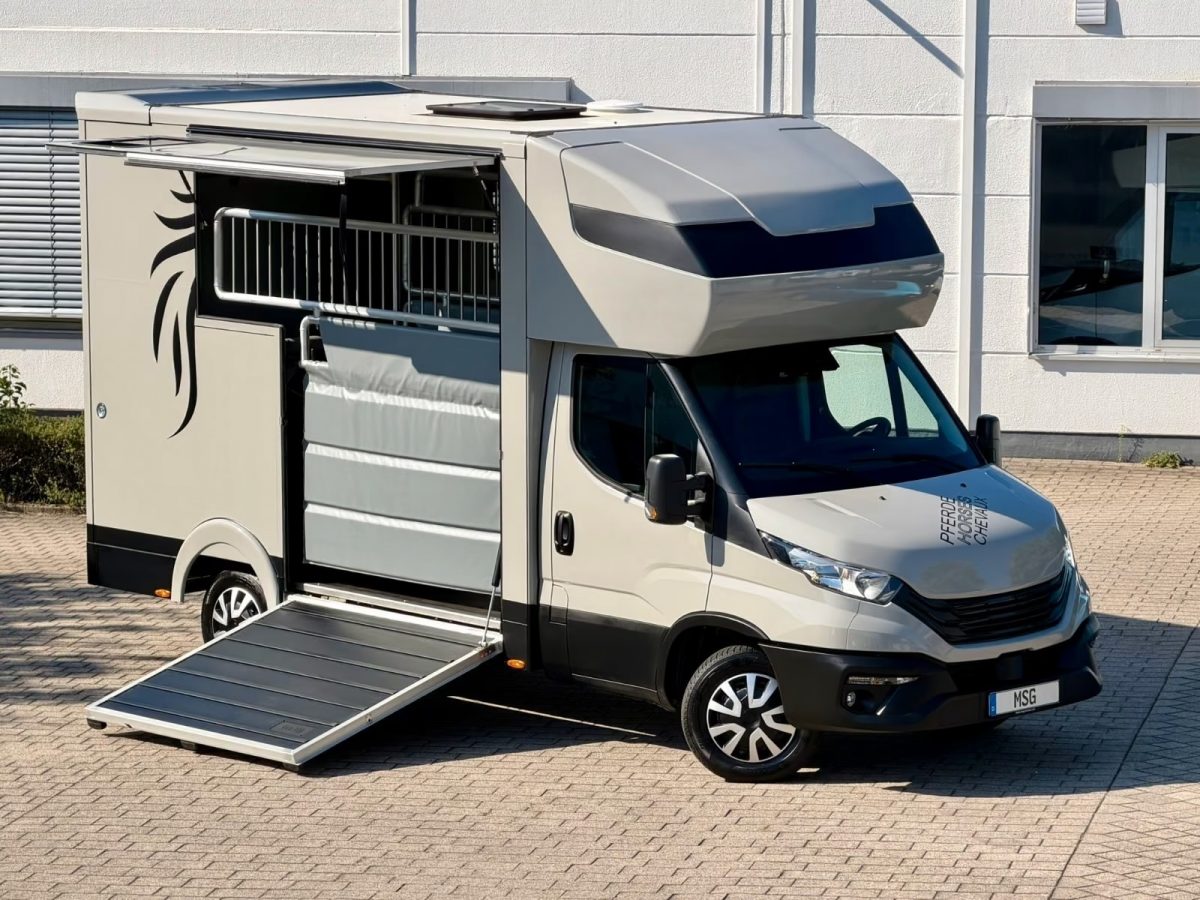 IVECO DAILY 35-210 HI-MATIC MSG STALLION LIGHT