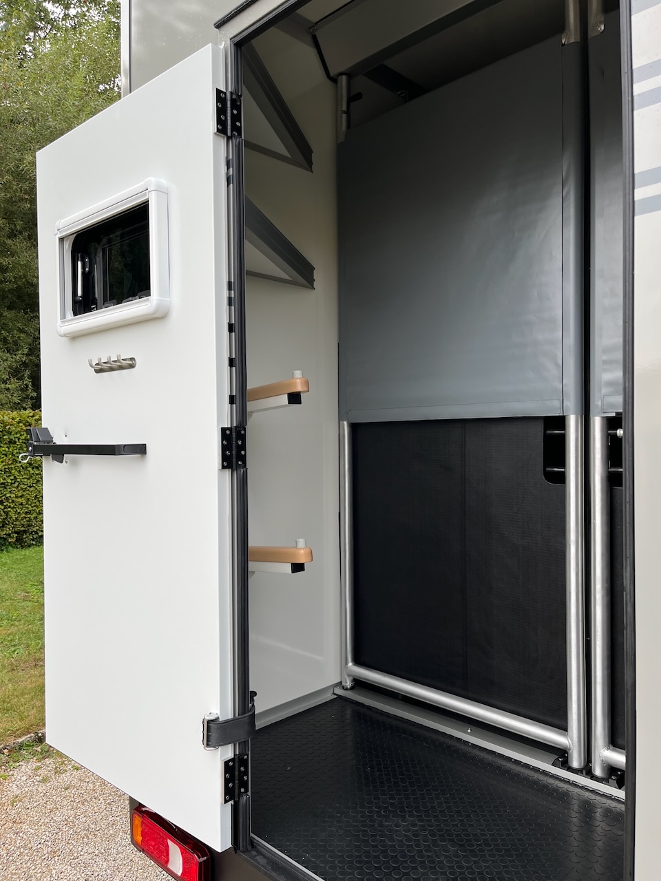 iveco daily 35s21 stallion light msg rs grauglanz10