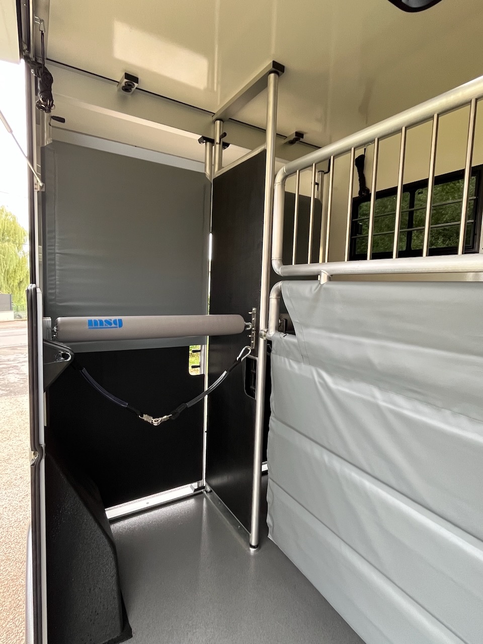 iveco daily 35s21 stallion light msg rs grauglanz14