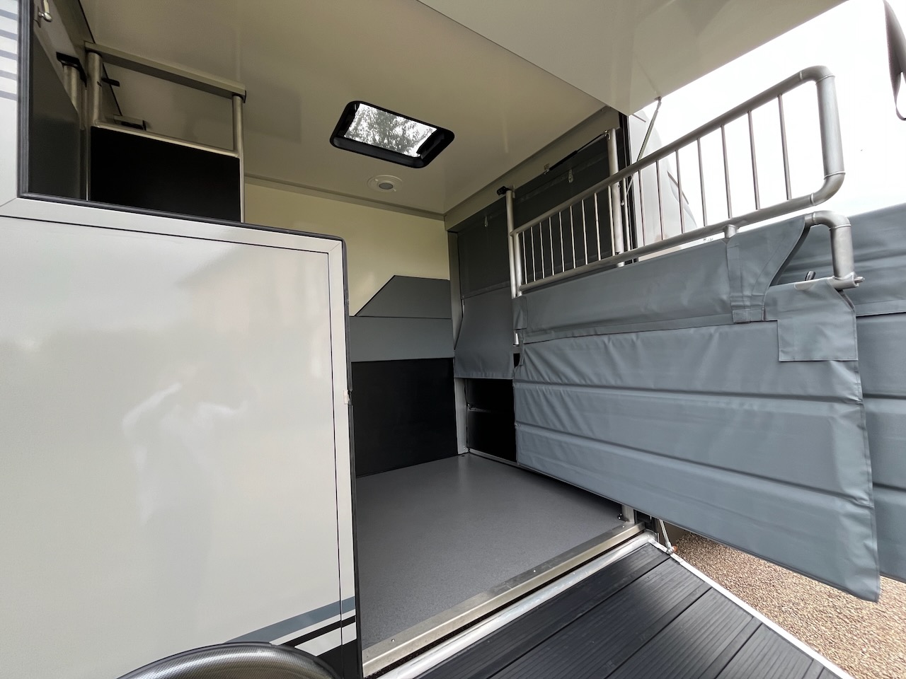 iveco daily 35s21 stallion light msg rs grauglanz16