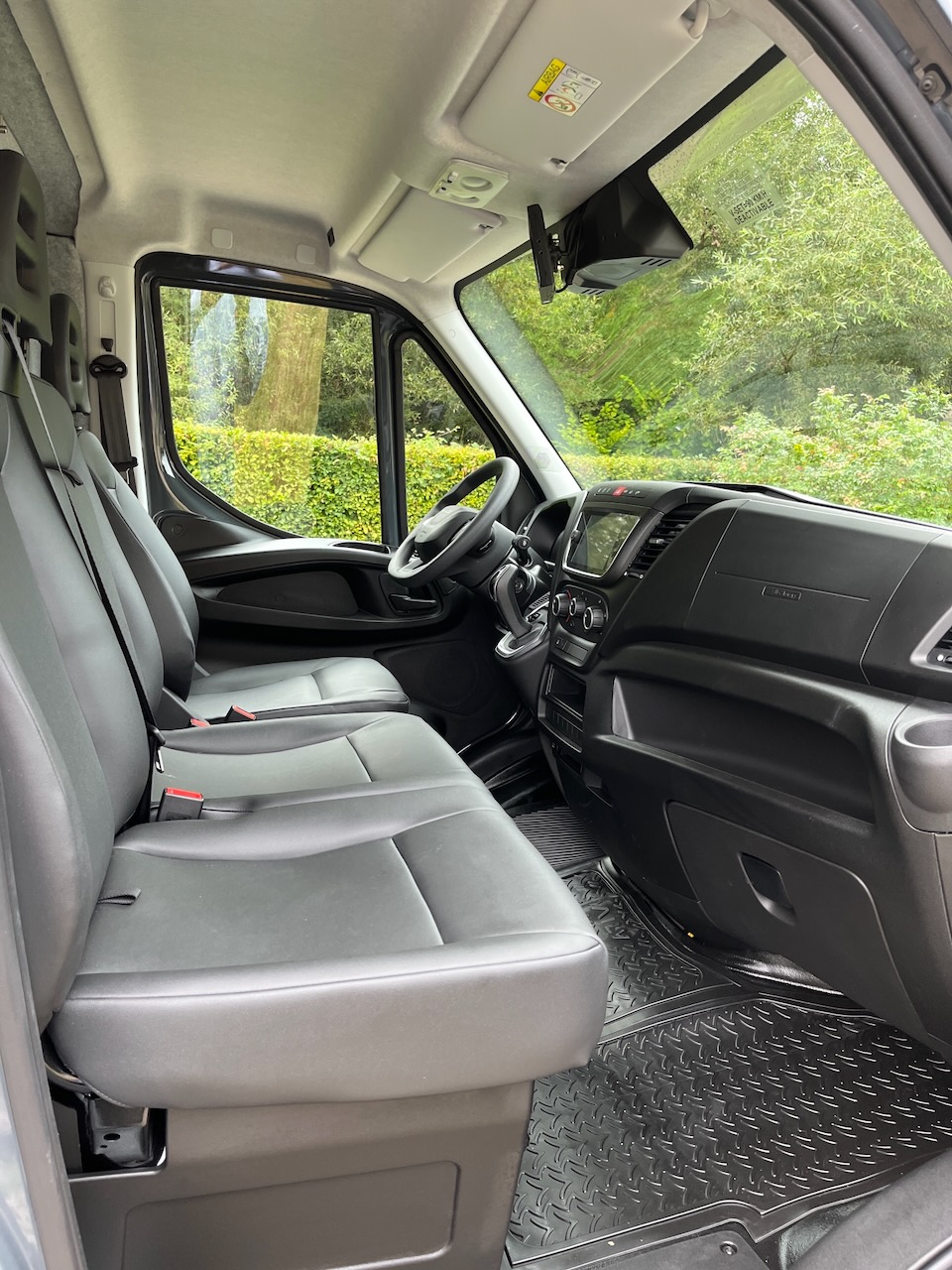 iveco daily 35s21 stallion light msg rs grauglanz18