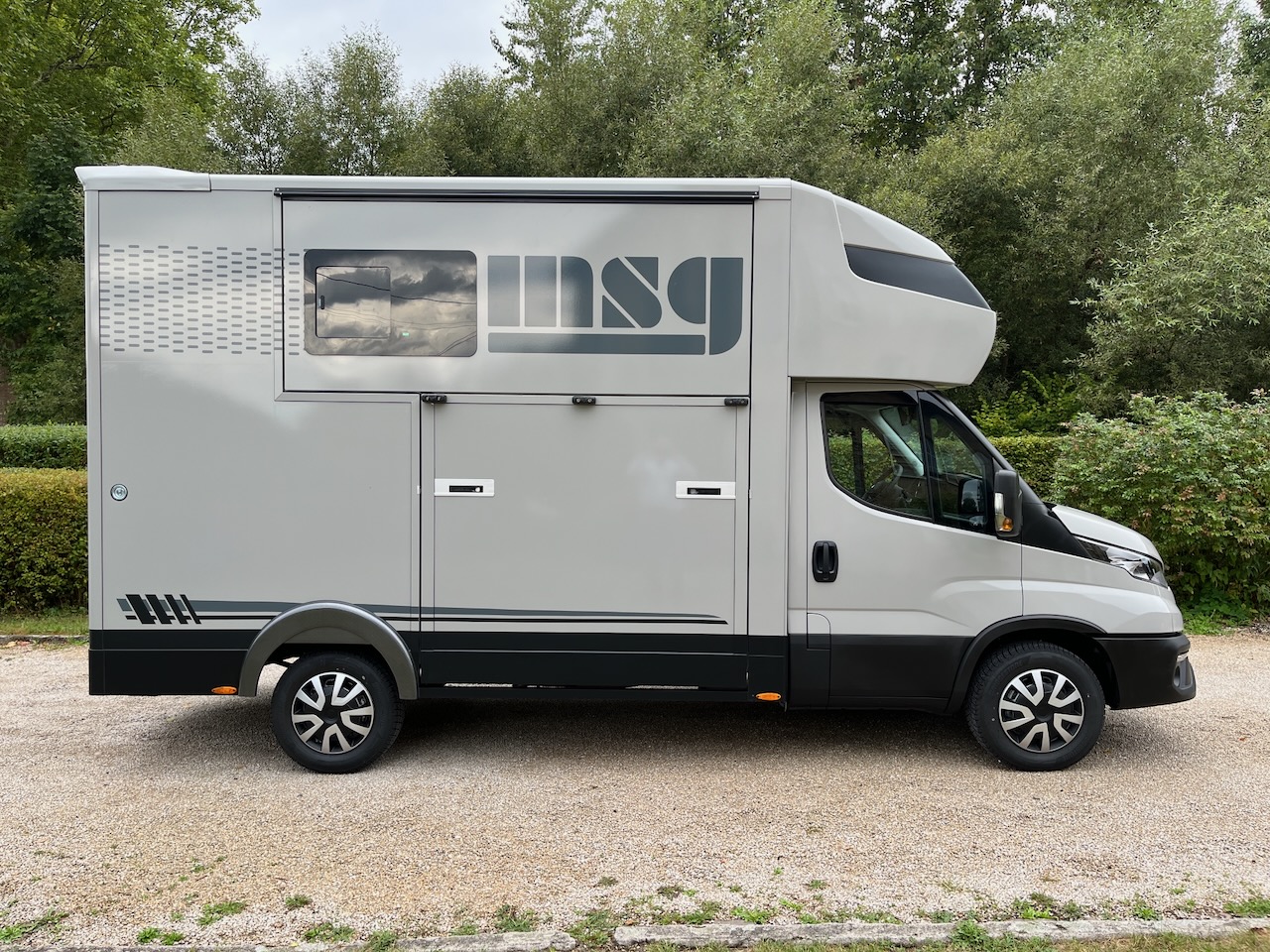 iveco daily 35s21 stallion light msg rs grauglanz4