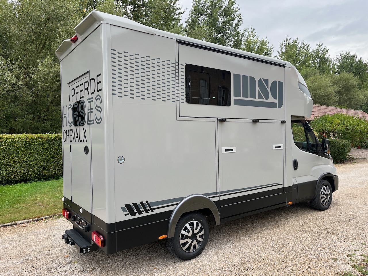 iveco daily 35s21 stallion light msg rs grauglanz5
