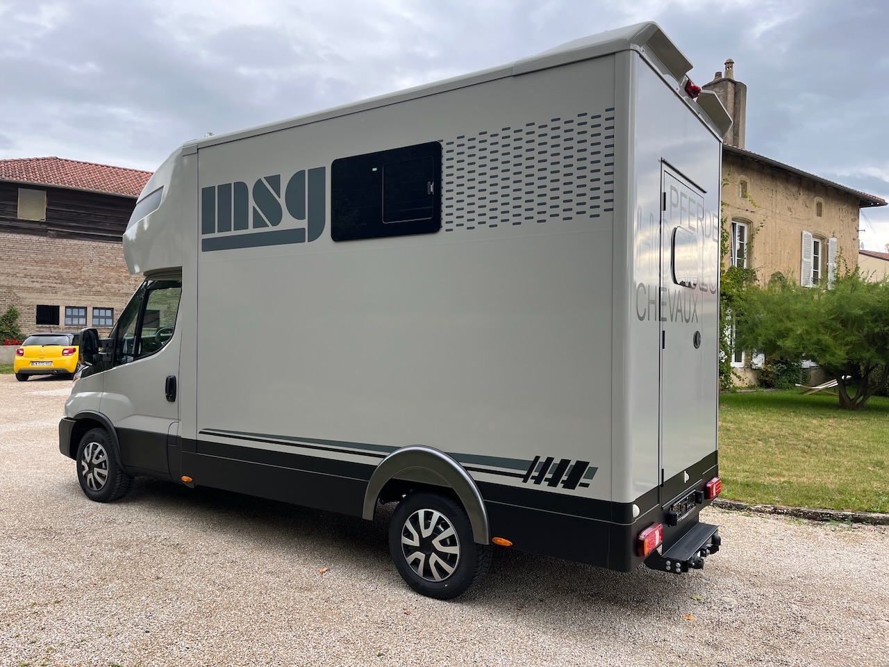 iveco daily 35s21 stallion light msg rs grauglanz7