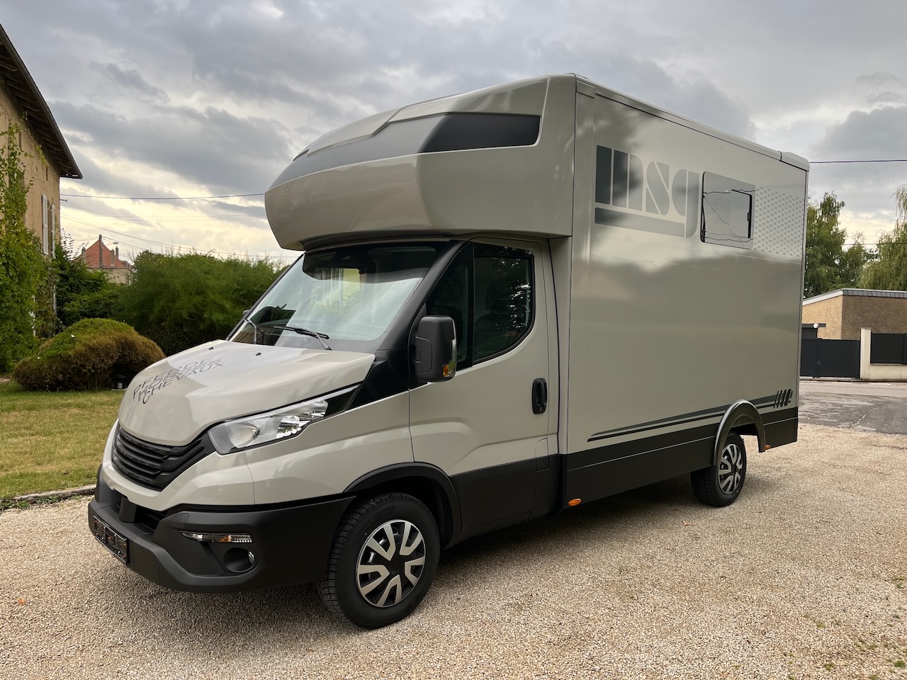 iveco daily 35s21 stallion light msg rs grauglanz8