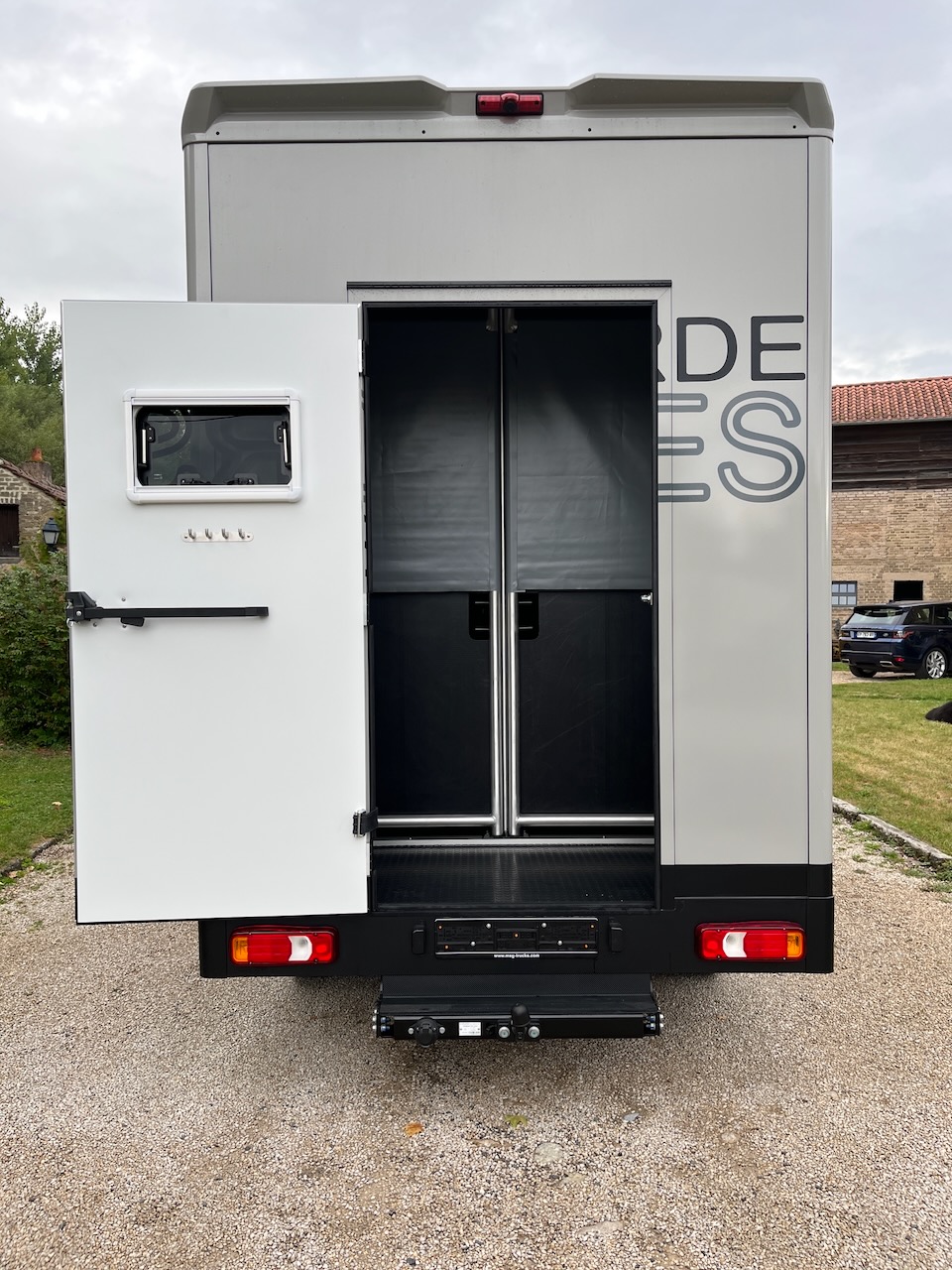 iveco daily 35s21 stallion light msg rs grauglanz9