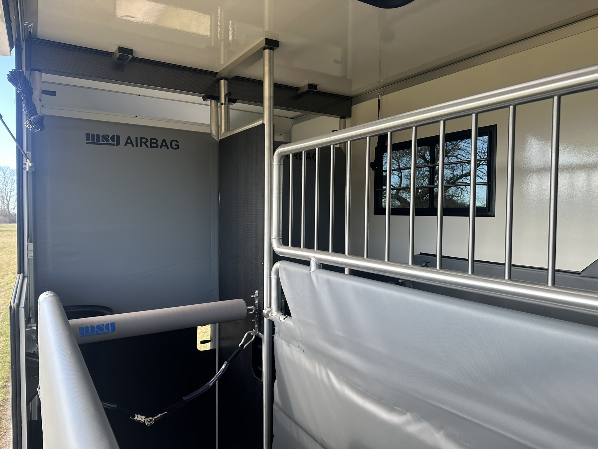 iveco daily 35s21 stallion light msg silber4