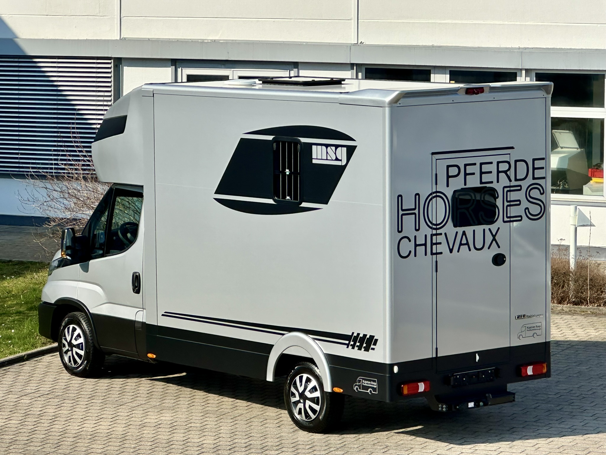iveco daily 35s21 stallion light msg silber6