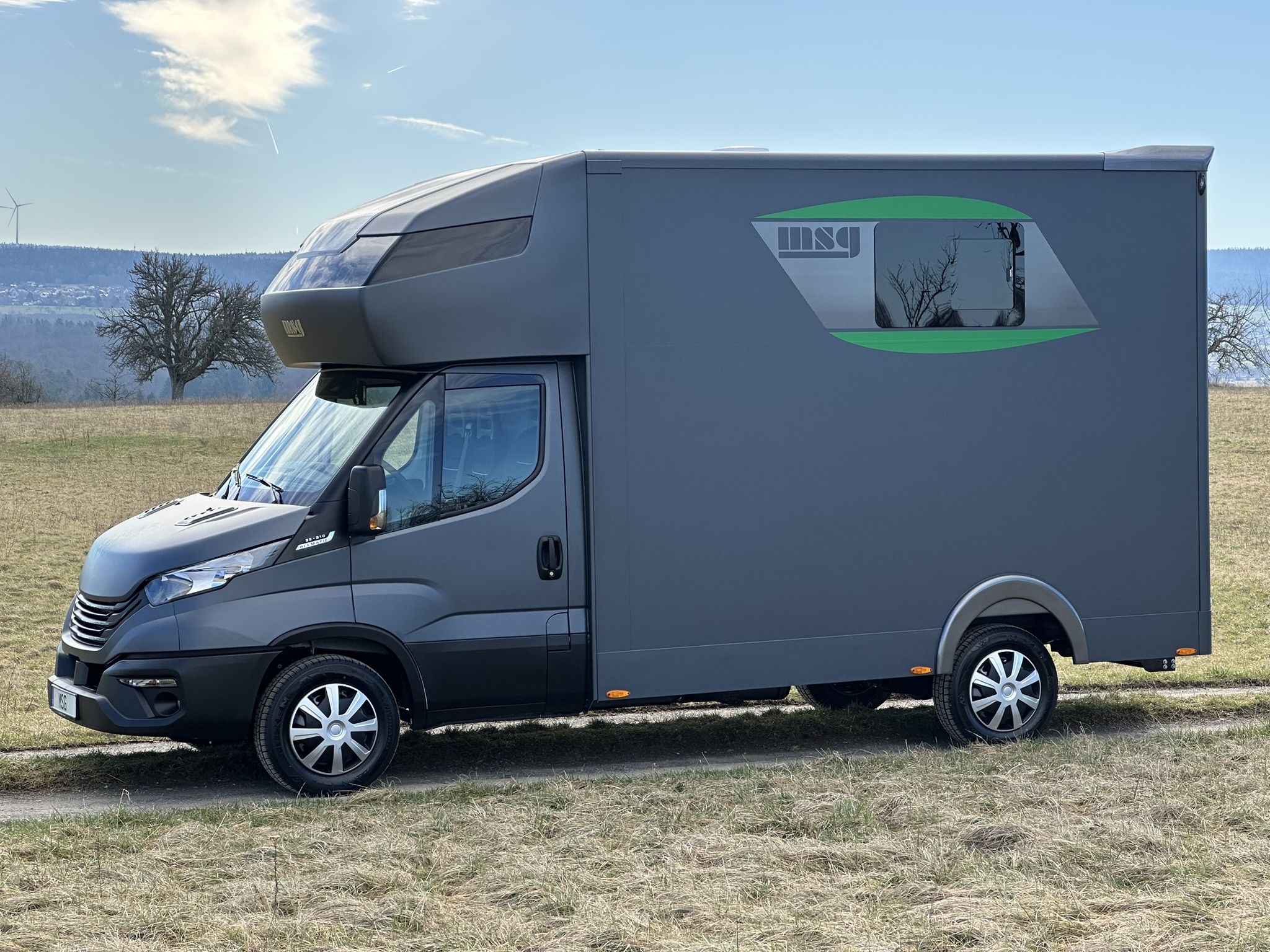 iveco daily hi matic 35 210 msg stallion light stormgrey matt22