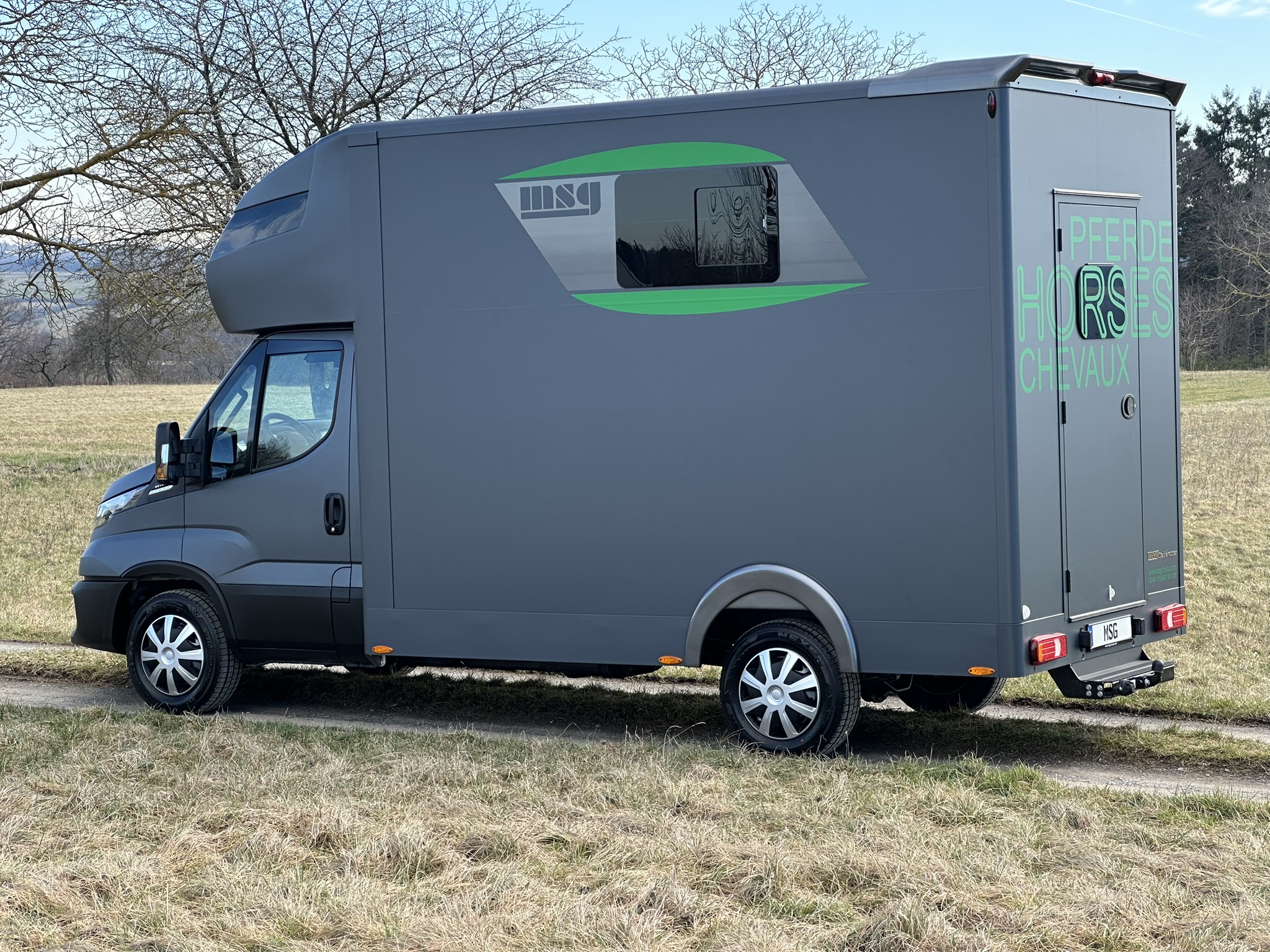 iveco daily hi matic 35 210 msg stallion light stormgrey matt23