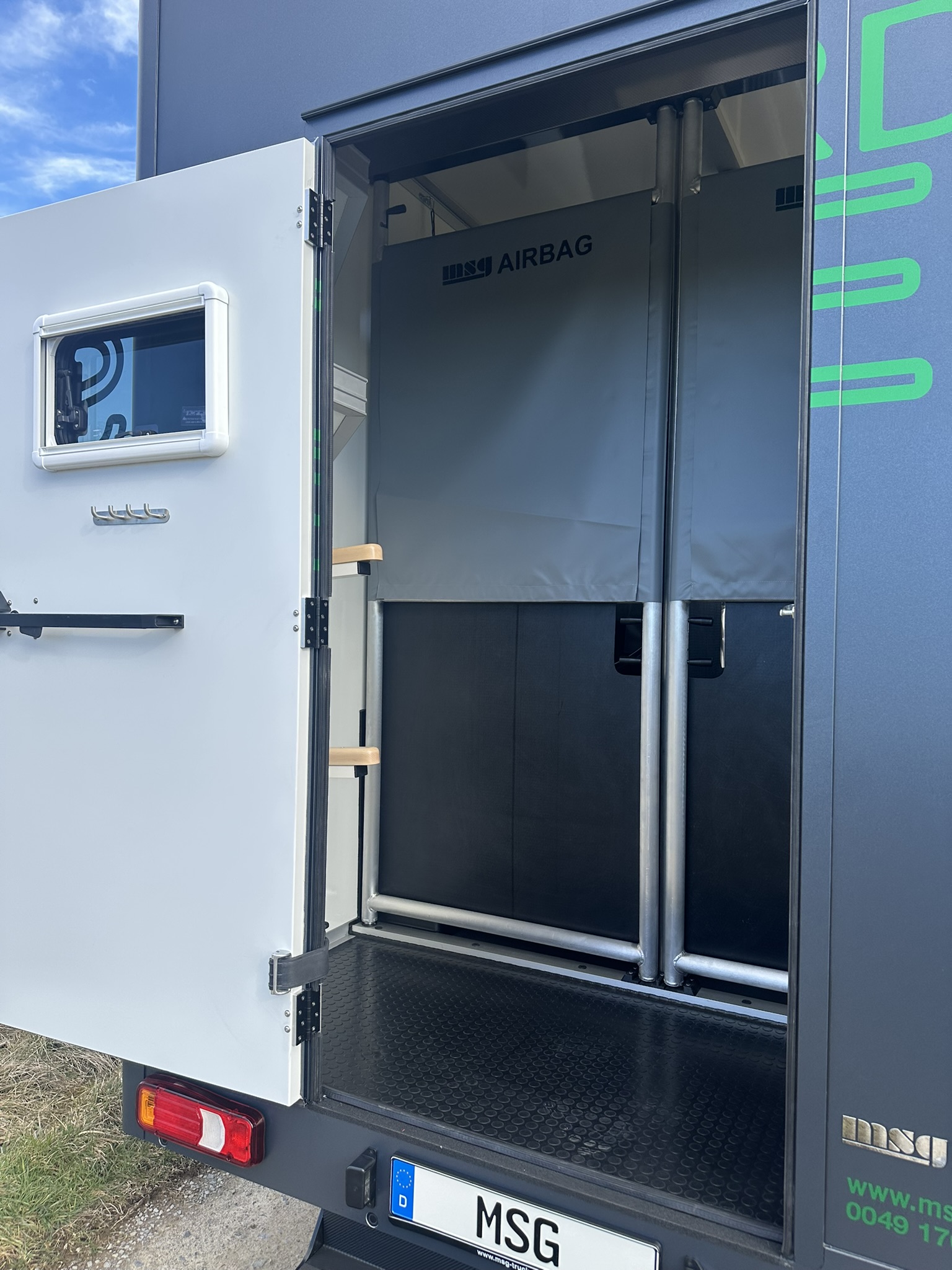 iveco daily hi matic 35 210 msg stallion light stormgrey matt7