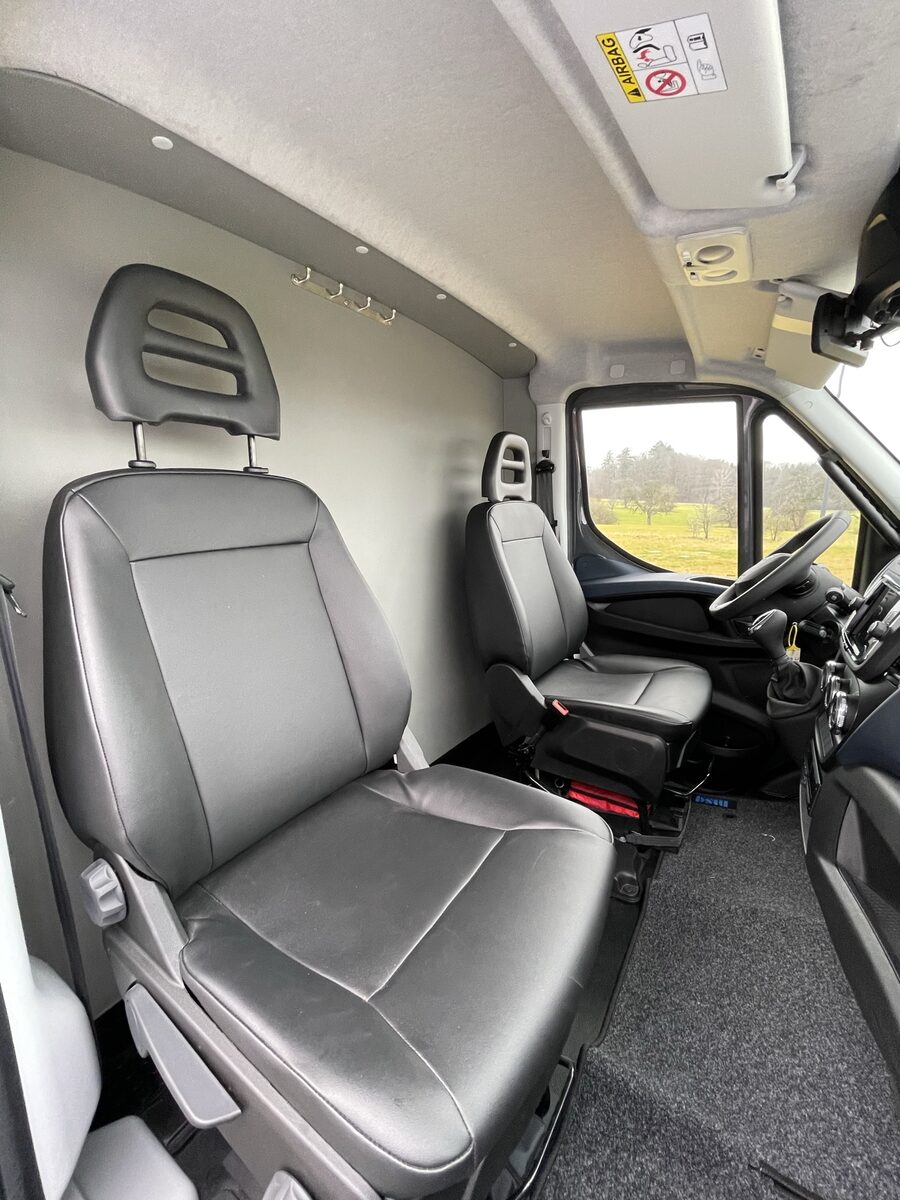 iveco daily hi matic 50.210 gris xxl plus msg10.jpeg