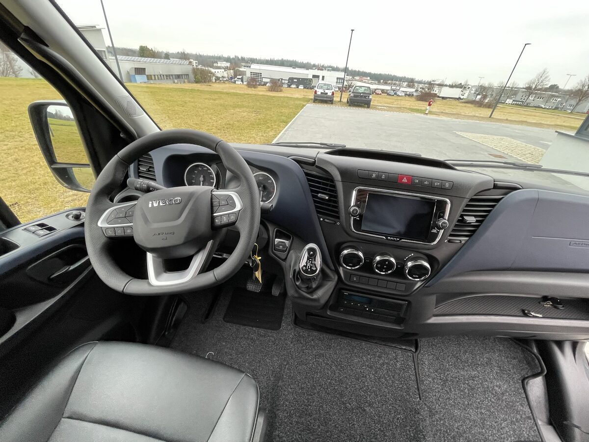iveco daily hi matic 50.210 gris xxl plus msg9.jpeg