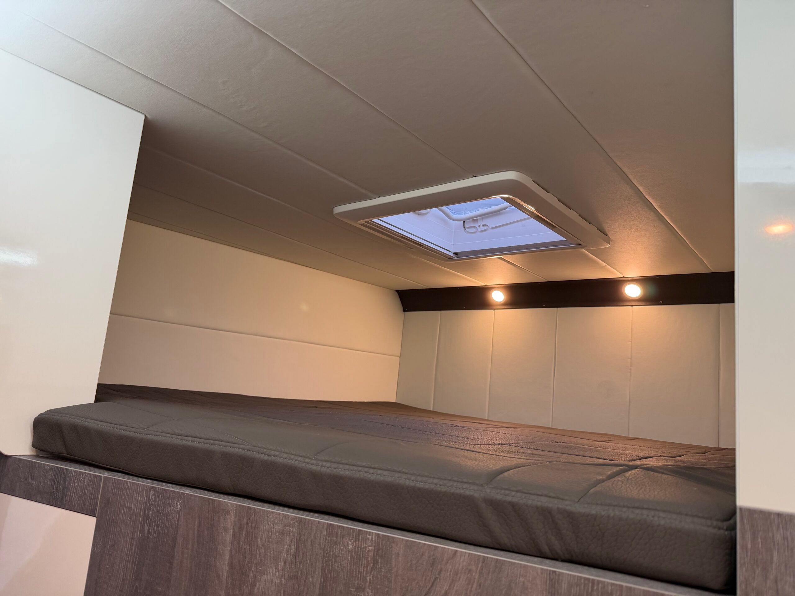 man tgm 18.320 anka gris champagne mefa11