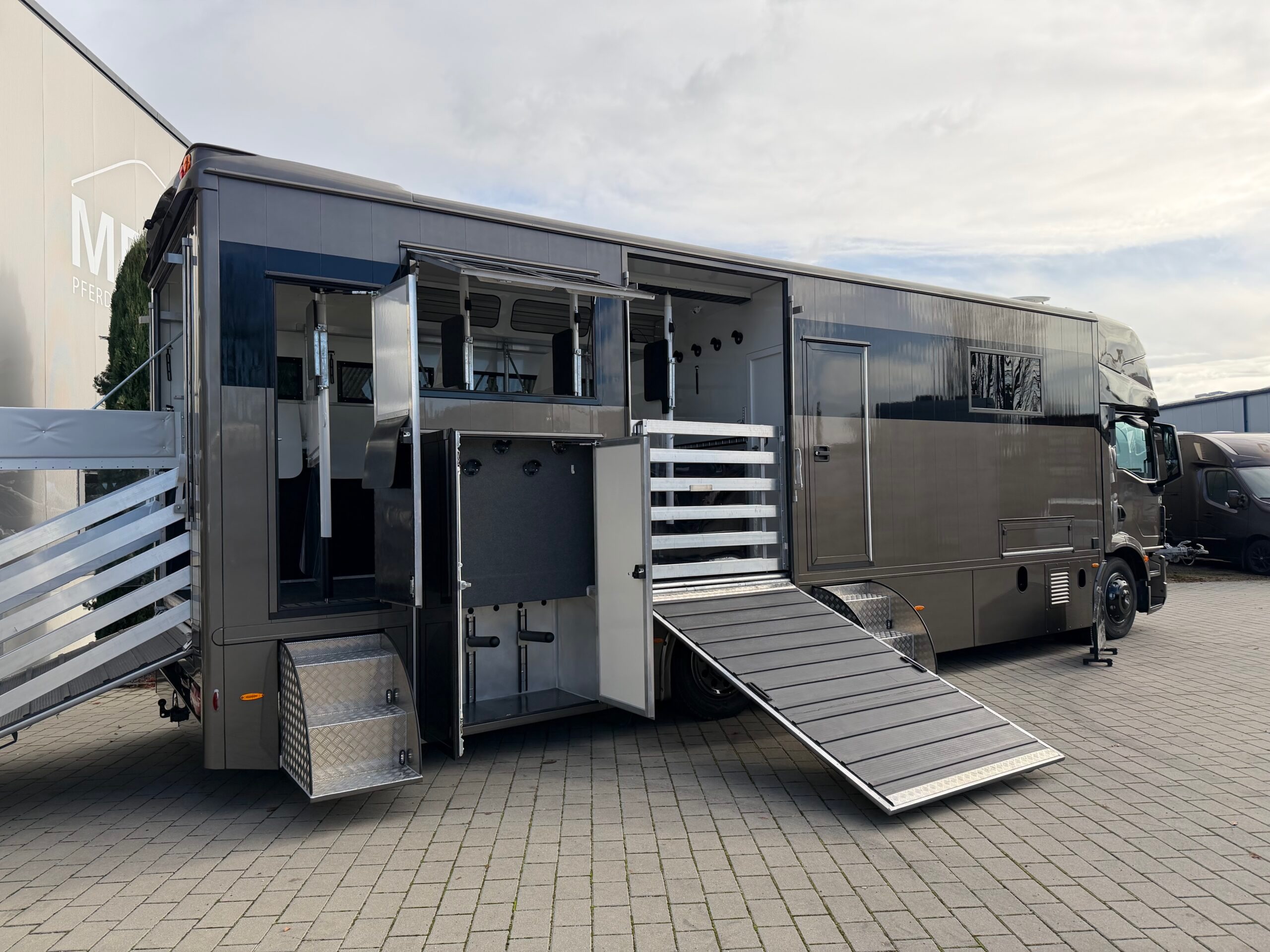 man tgm 18.320 anka gris champagne mefa3