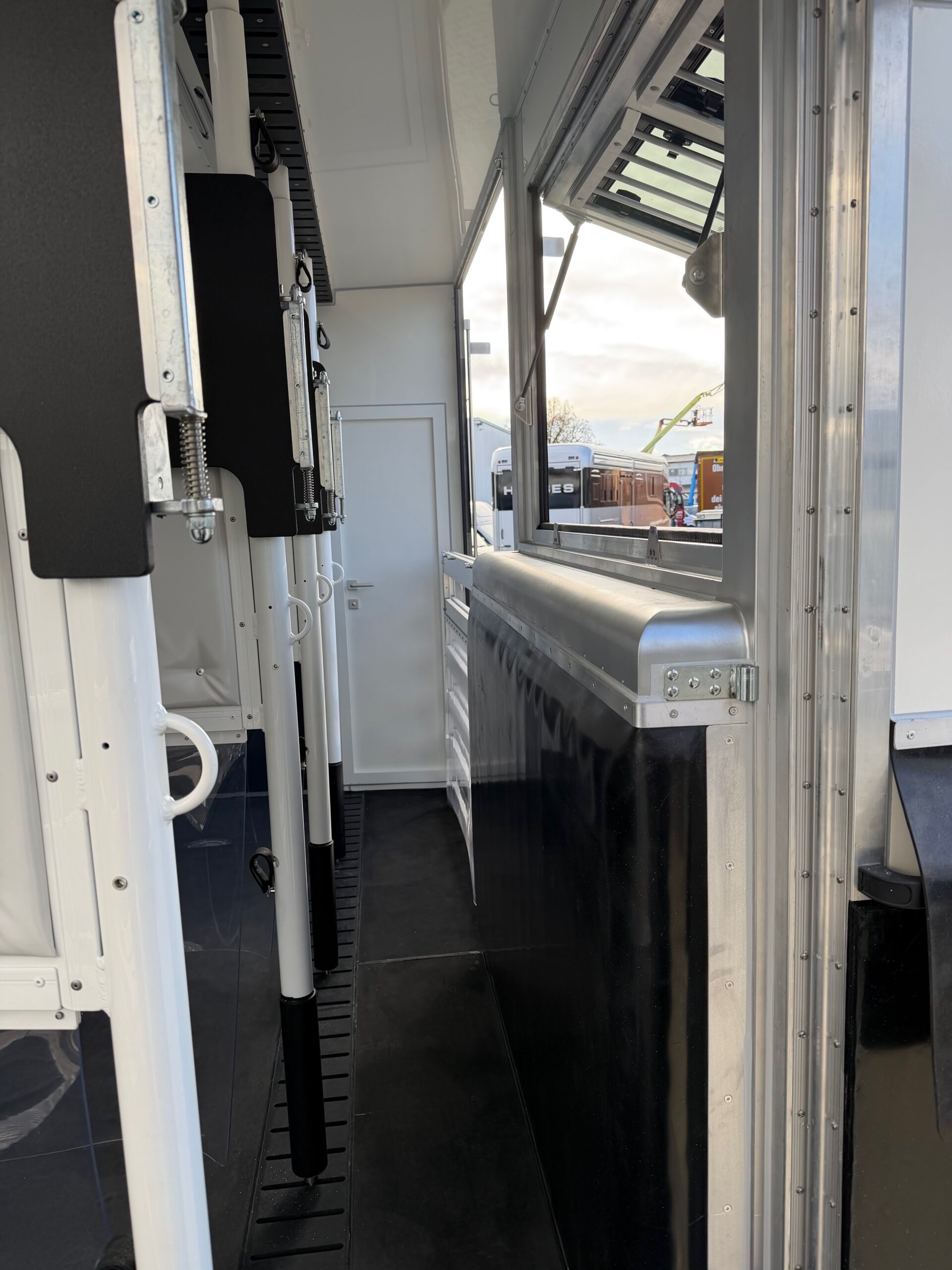 man tgm 18.320 anka gris champagne mefa4