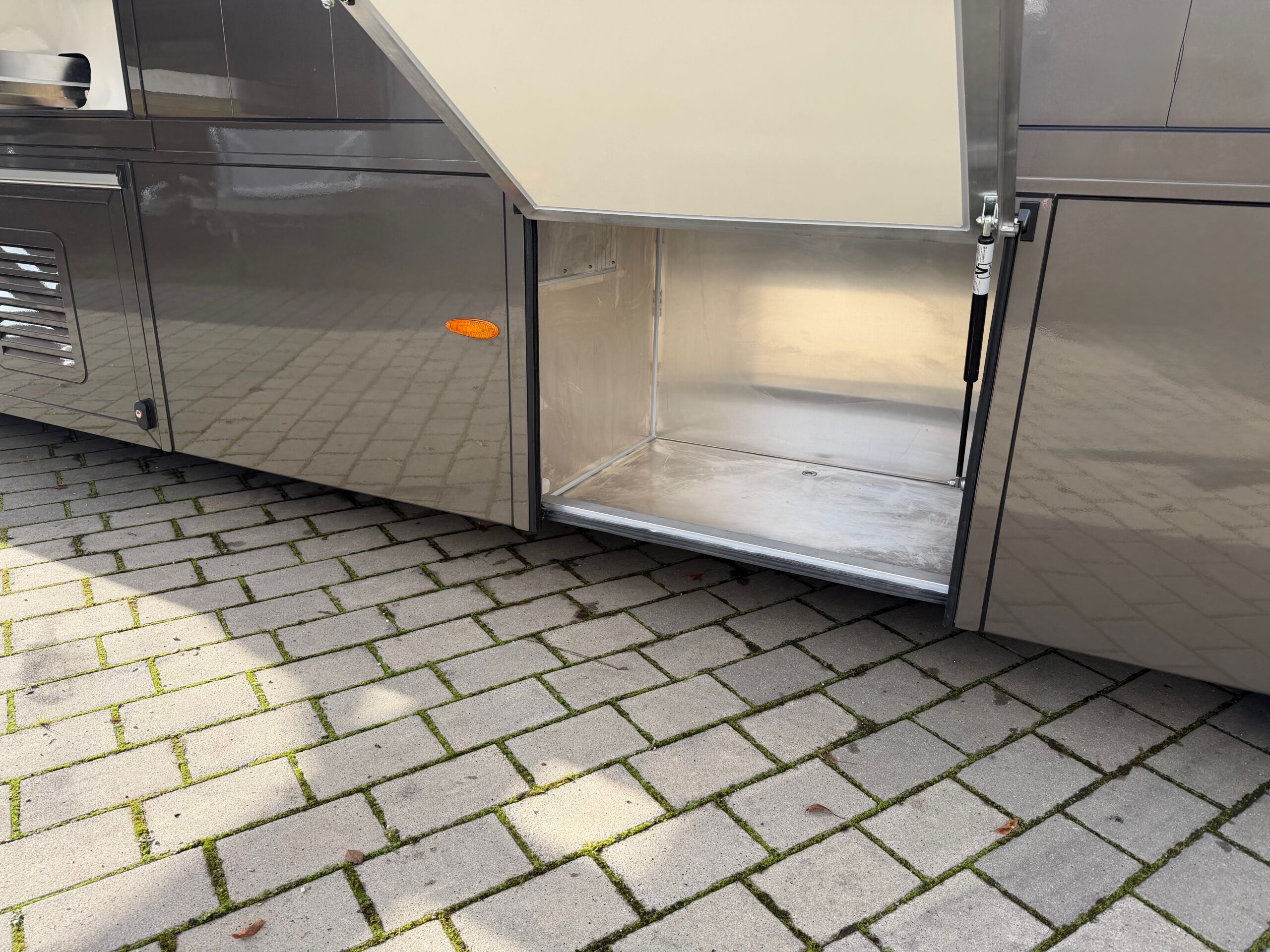 man tgm 18.320 anka gris champagne mefa6