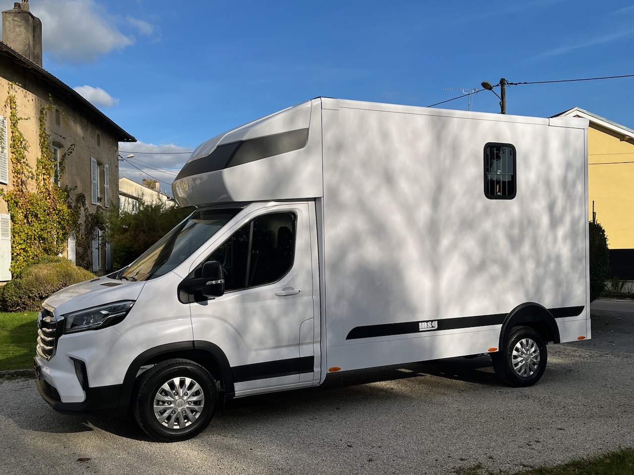 maxus msg stallion light snowwhite glanz8