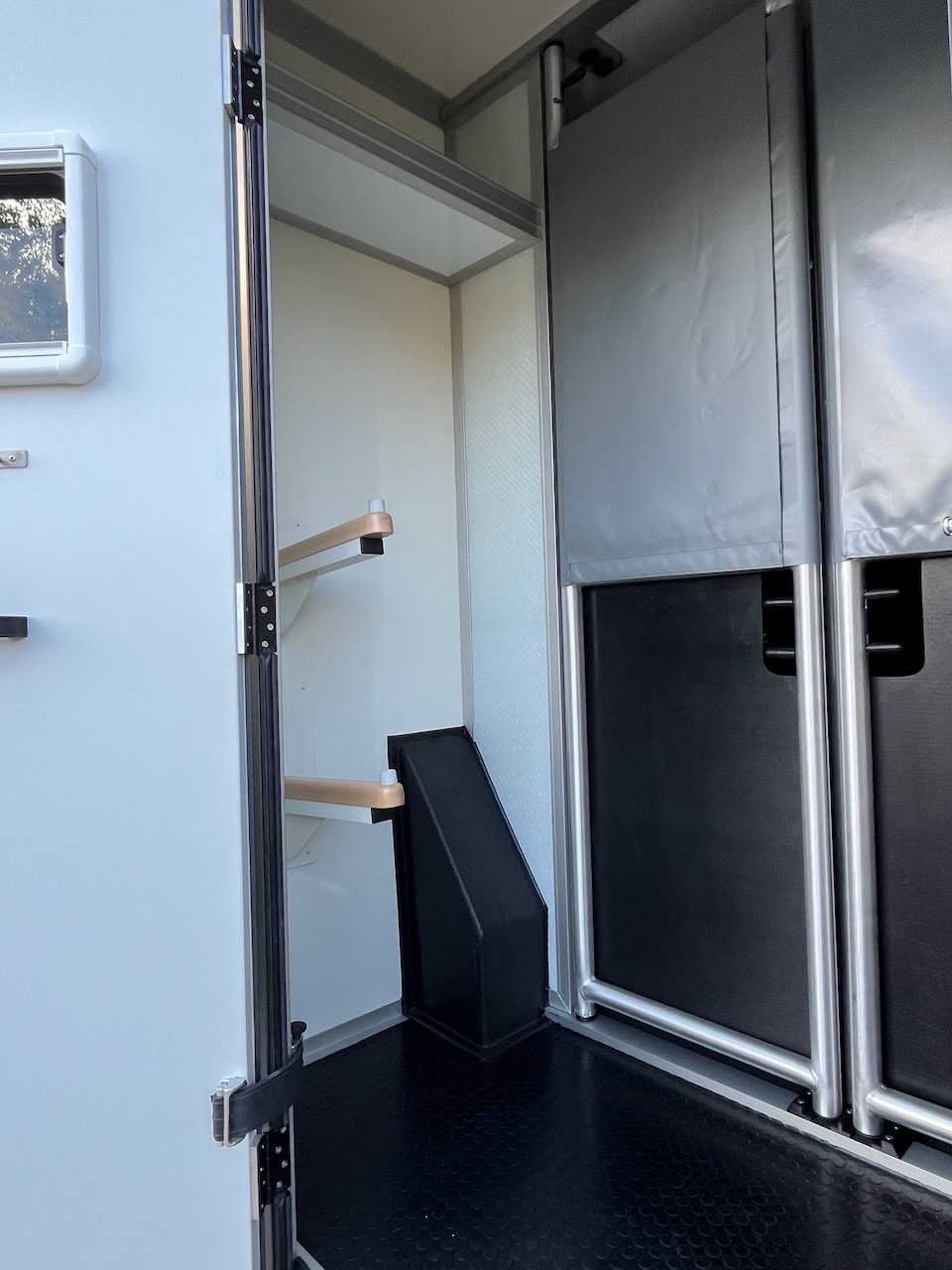 maxus stallion light msg stormgrey matt14