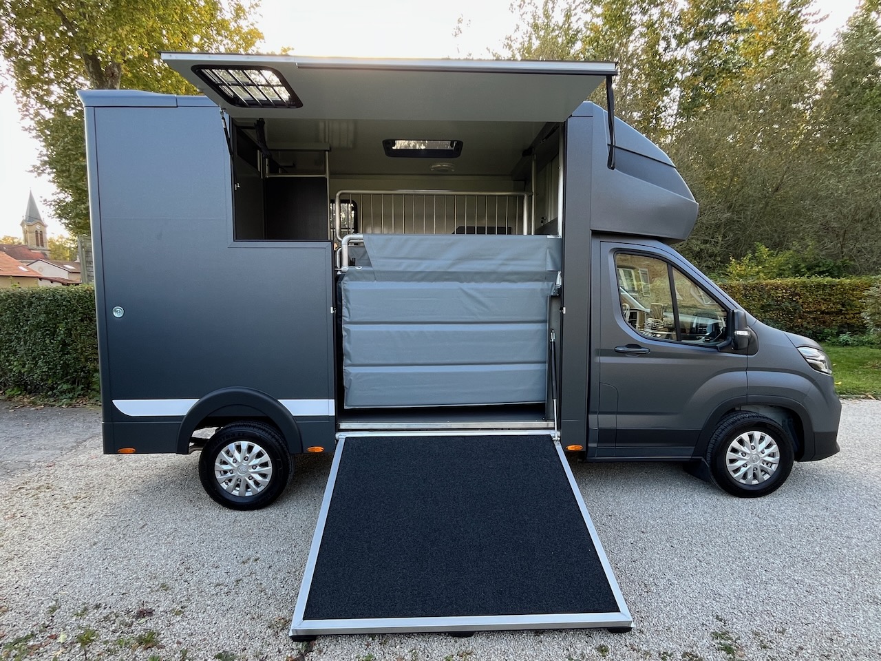maxus stallion light msg stormgrey matt16