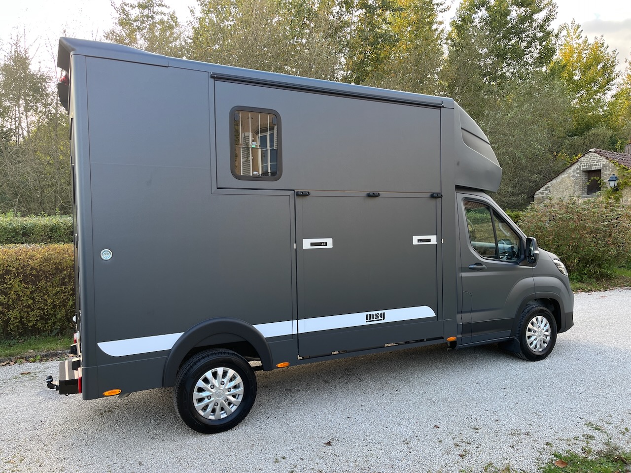 maxus stallion light msg stormgrey matt5