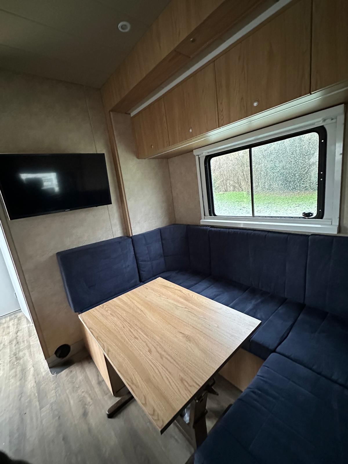 mb atego 1529 jl7