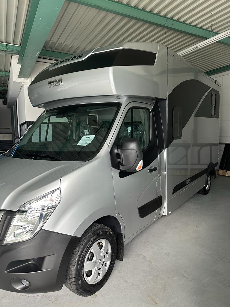 nissan interstar 165 light 5 s silber mettalic msg1