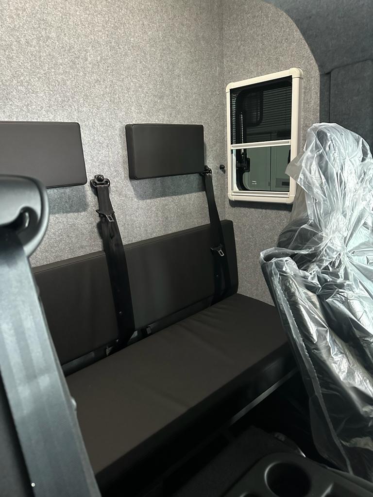 nissan interstar 165 light 5 s silber mettalic msg7