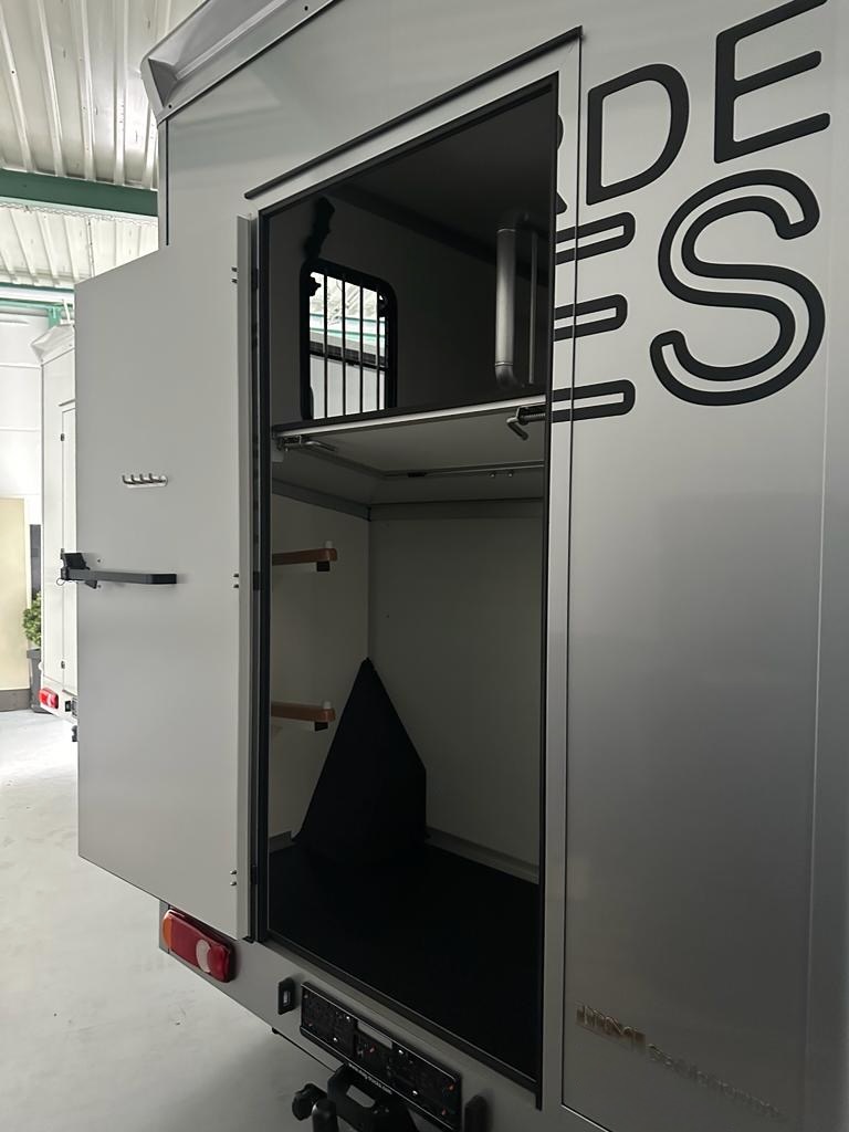 nissan interstar 165 light 5 s silber mettalic msg9