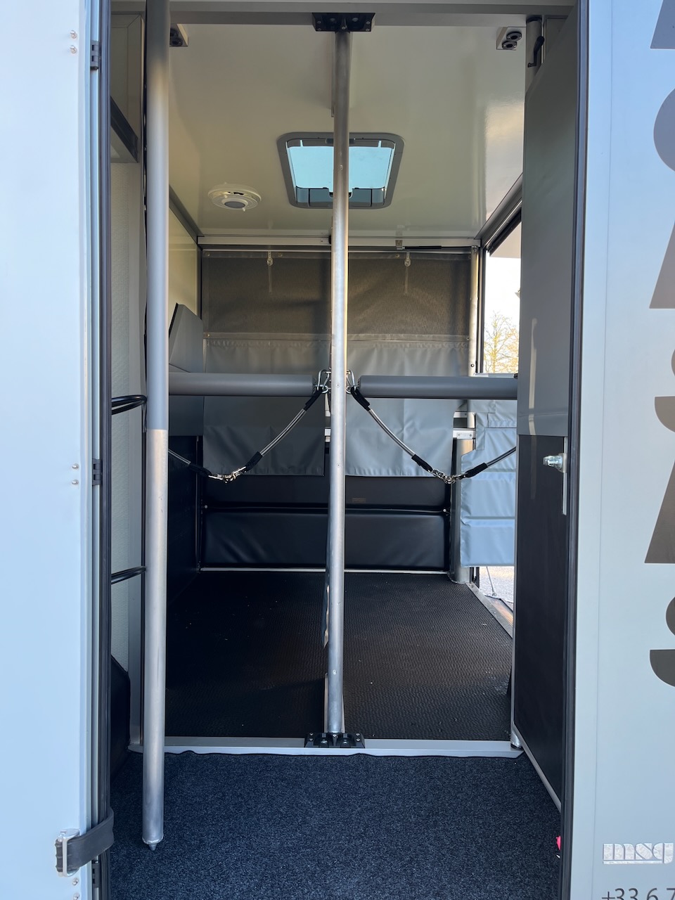 nissan interstar 165 stallion light expo21