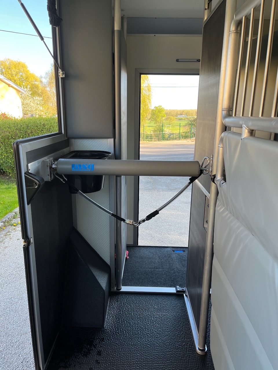 nissan interstar 165 stallion light expo23