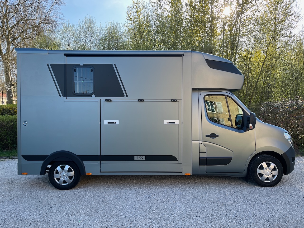 nissan interstar 165 stallion light expo4