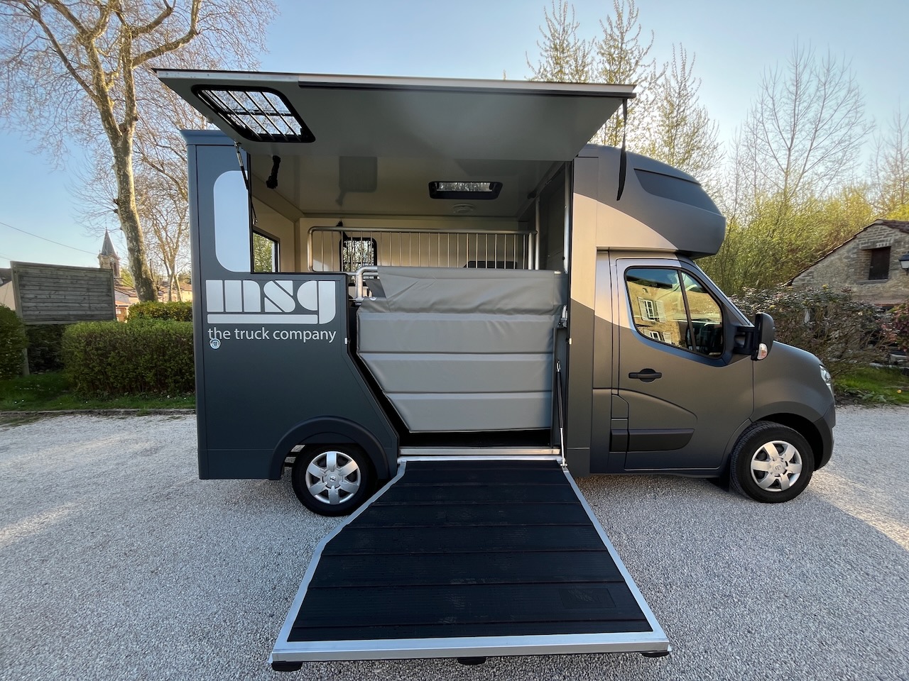 nissan interstar 165 superlight plus expo10