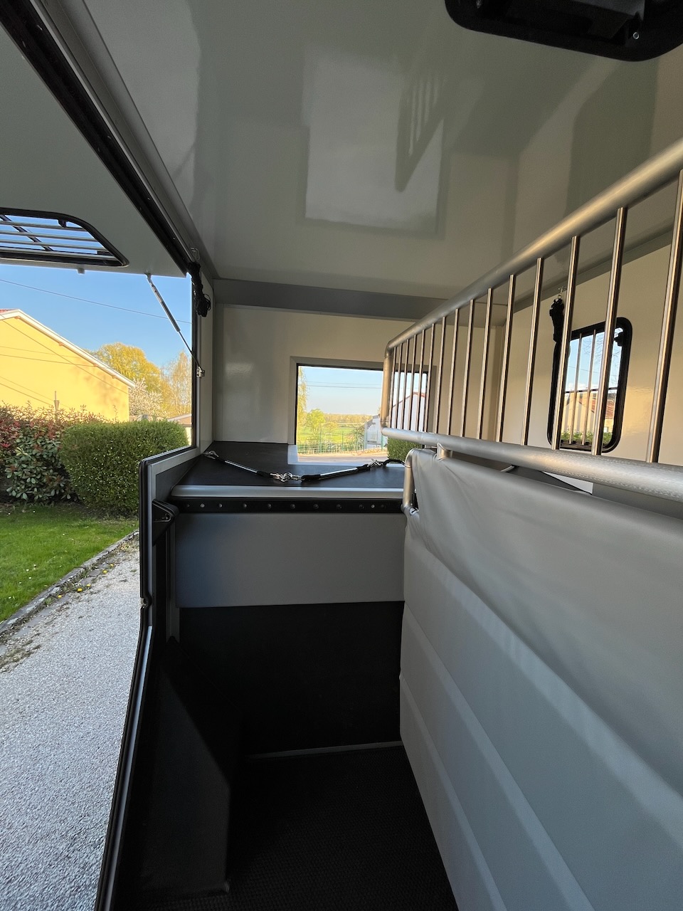 nissan interstar 165 superlight plus expo11