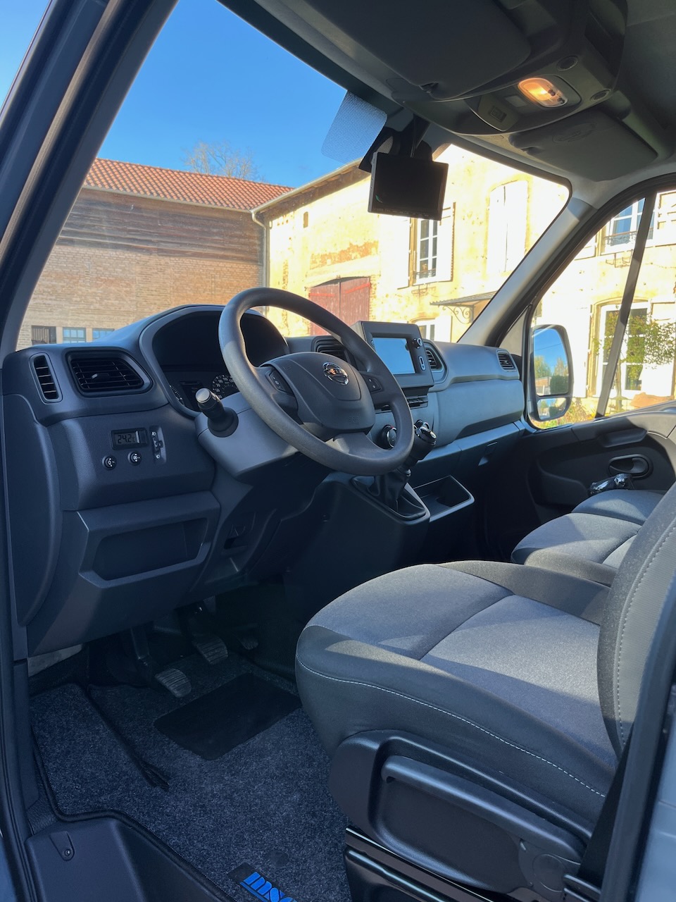 nissan interstar 165 superlight plus expo15