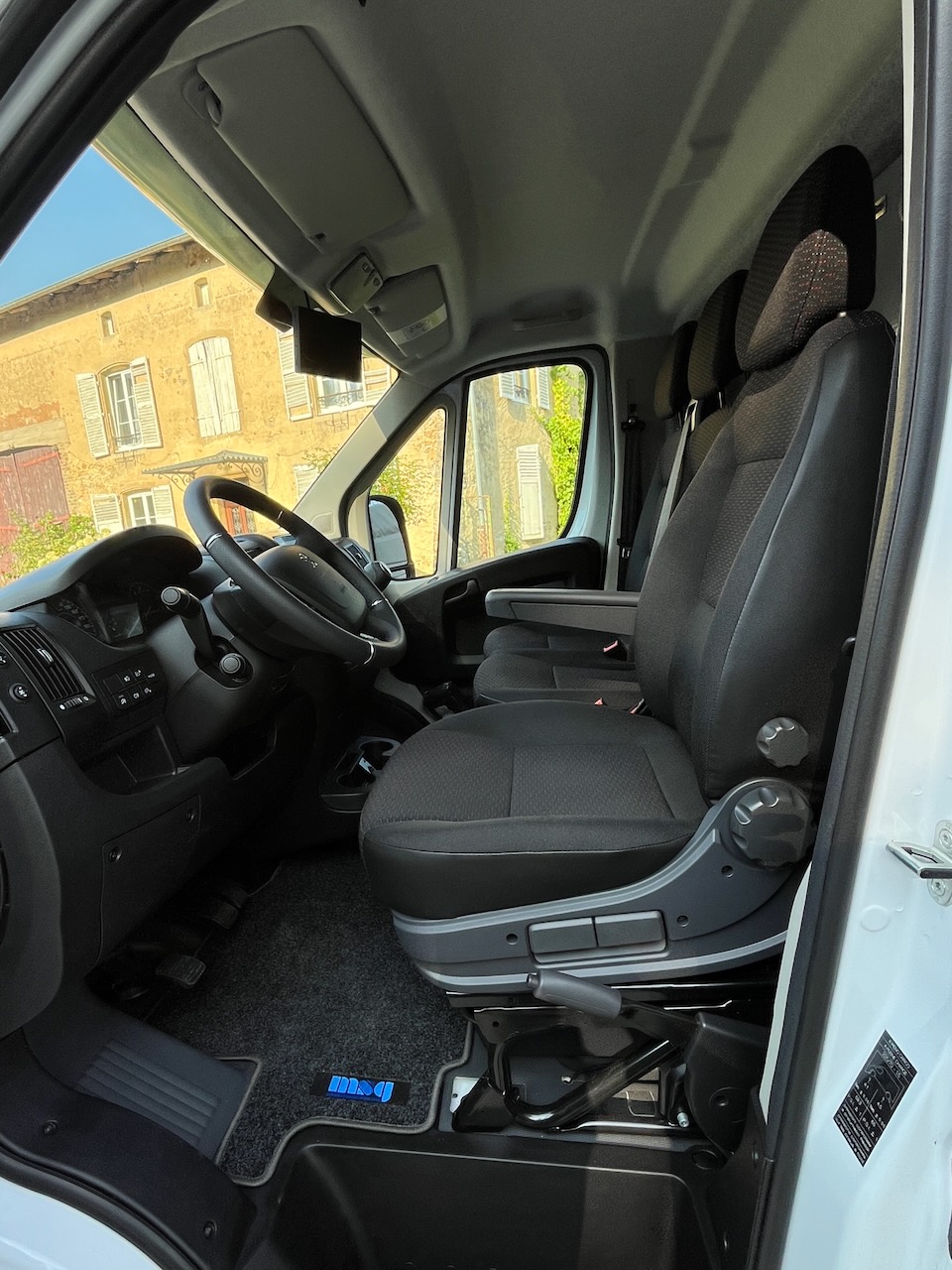 peugeot boxer 165 stallion light snowwhiteglanz msg28
