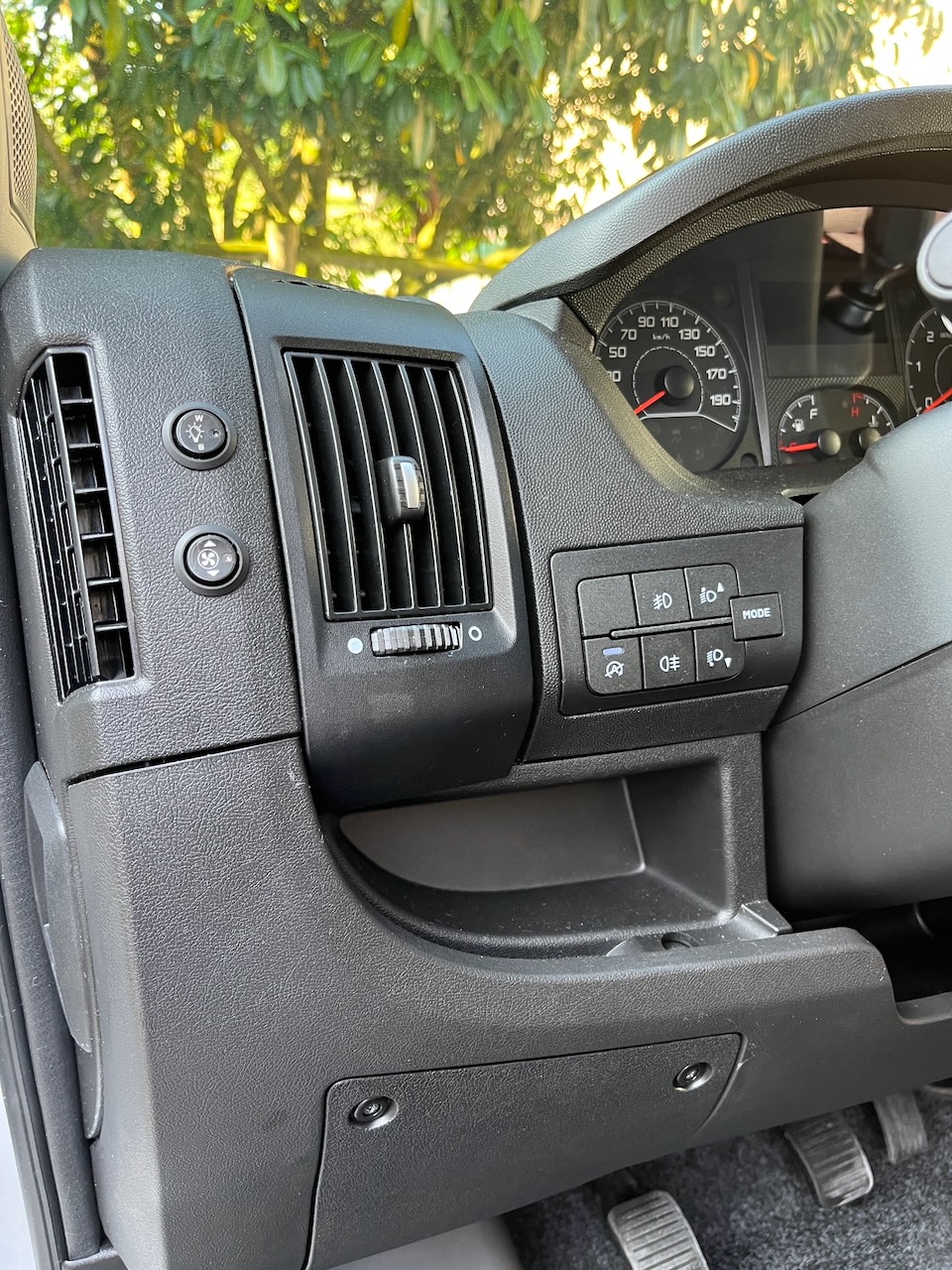peugeot boxer 165 stallion light snowwhiteglanz msg29