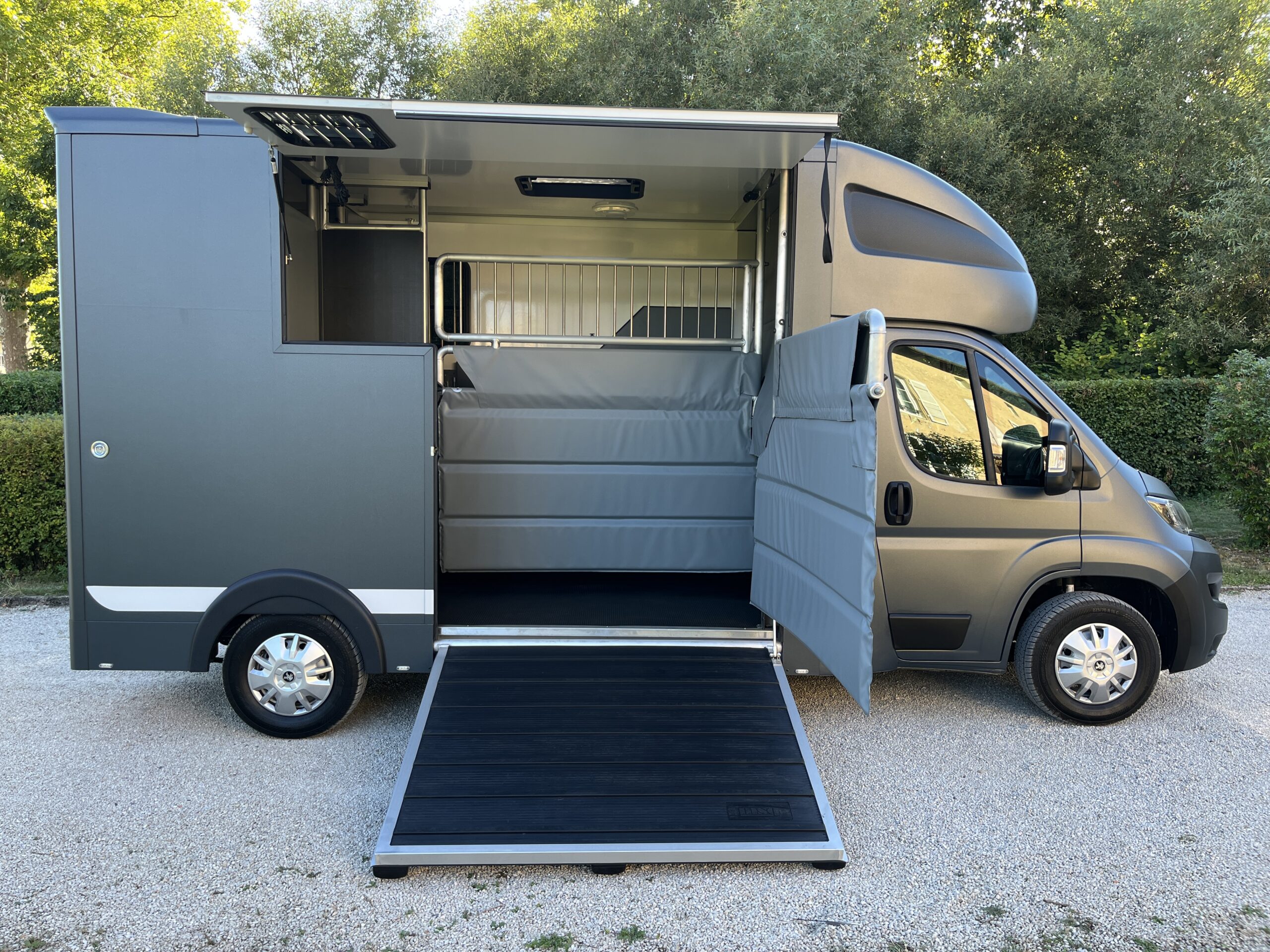 peugeot boxer 165 stallion light stormgrey matt msg18