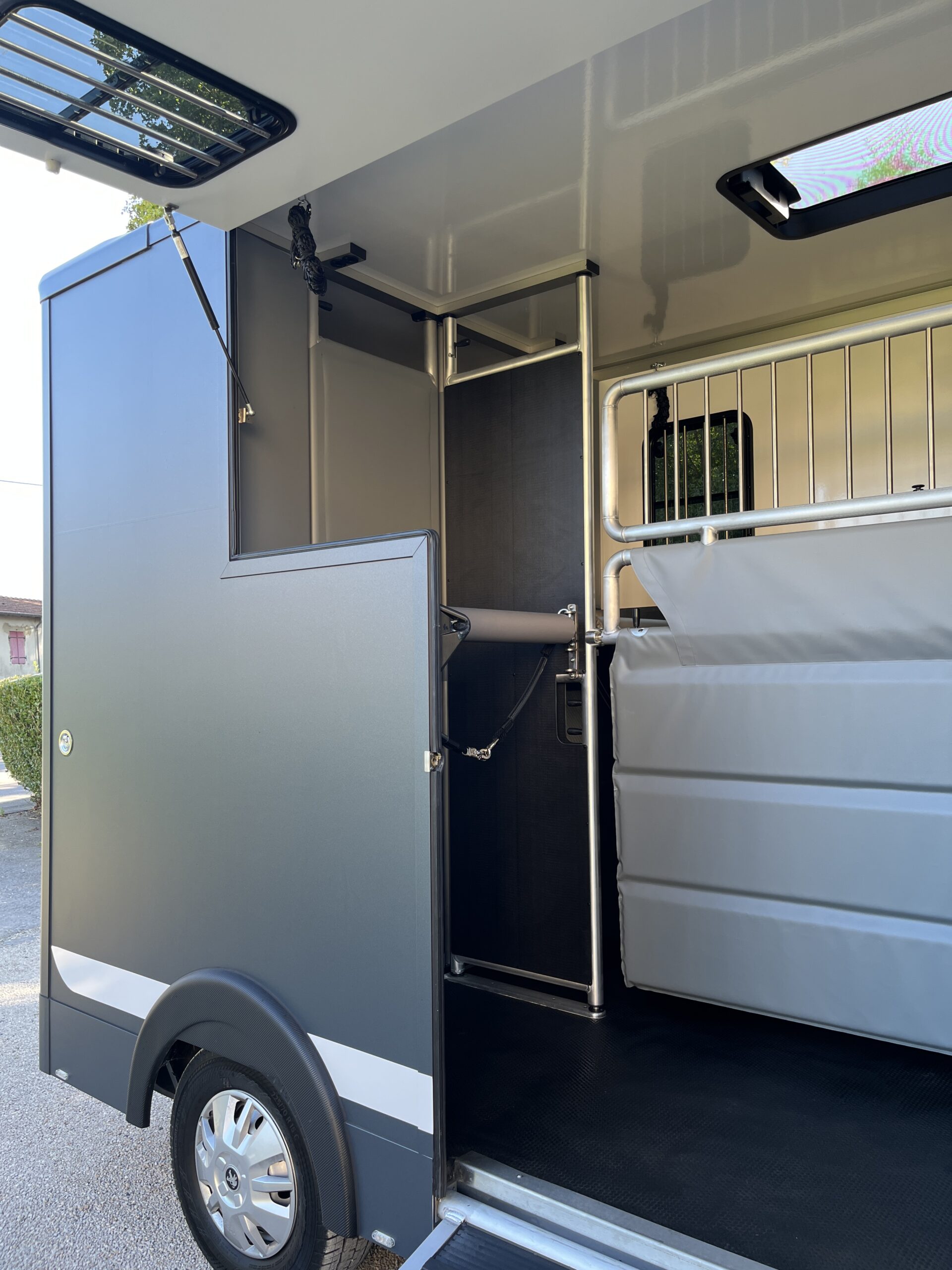peugeot boxer 165 stallion light stormgrey matt msg19