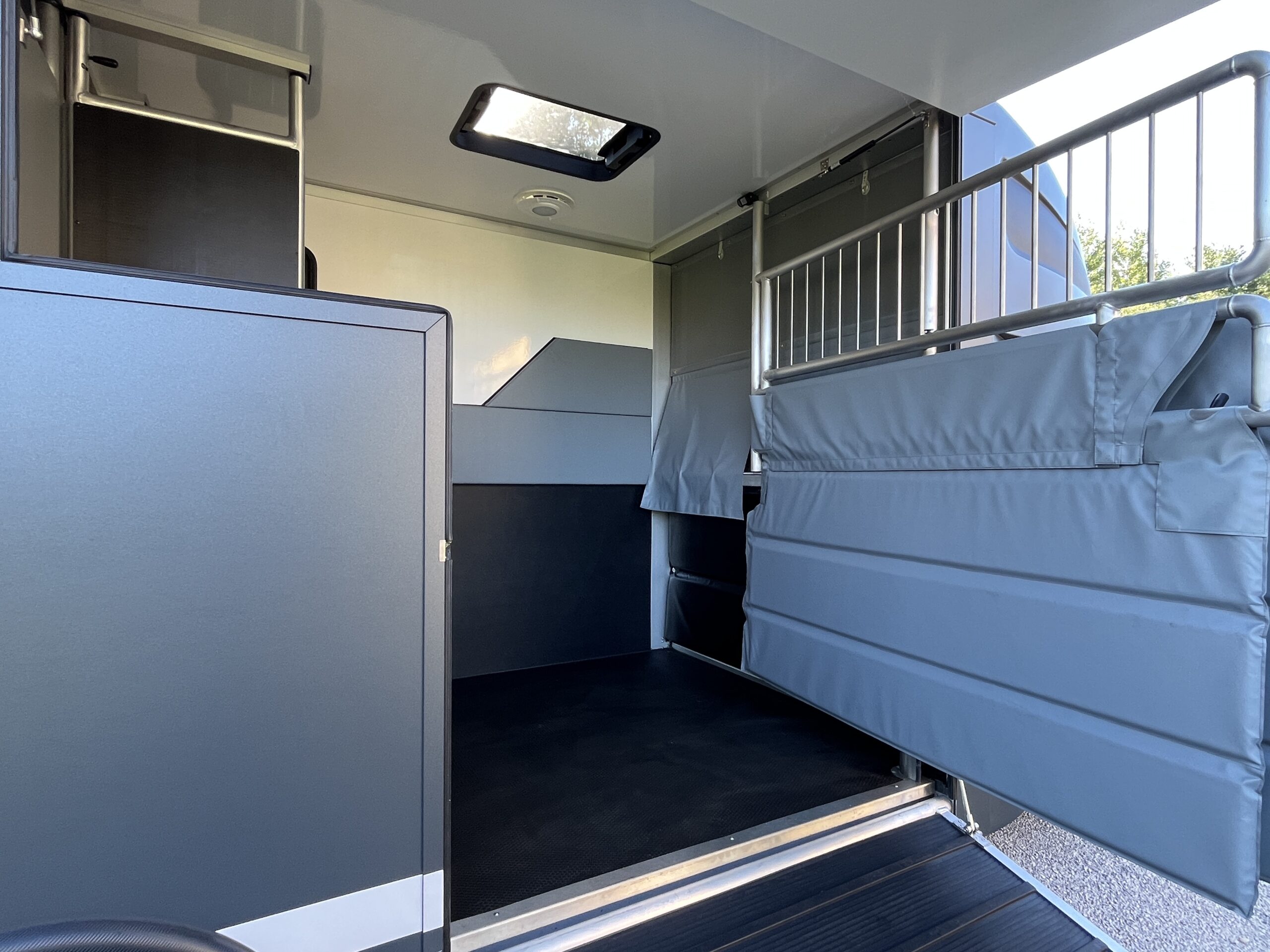 peugeot boxer 165 stallion light stormgrey matt msg22