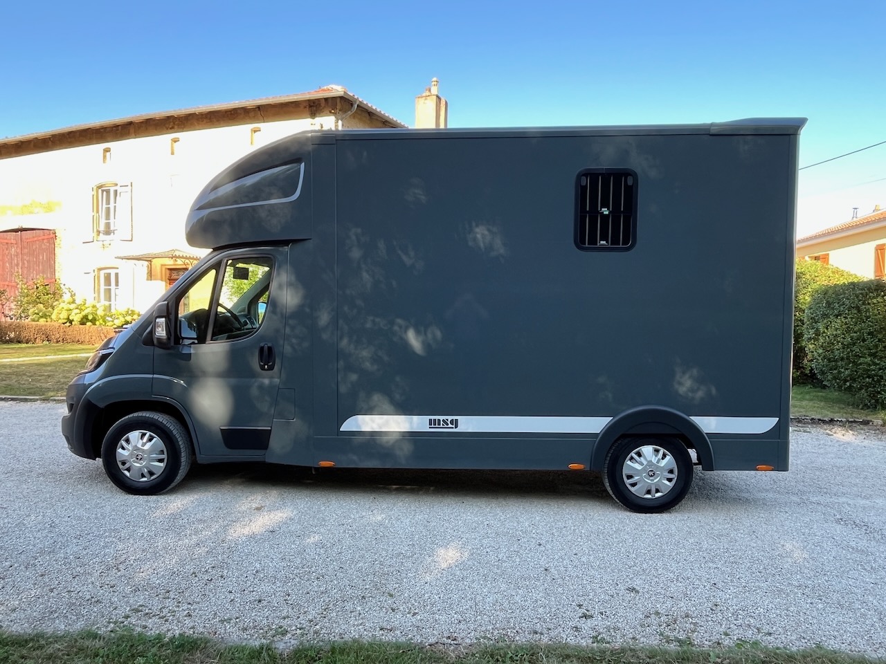 peugeot boxer 165 stallion light urbangrey msg11