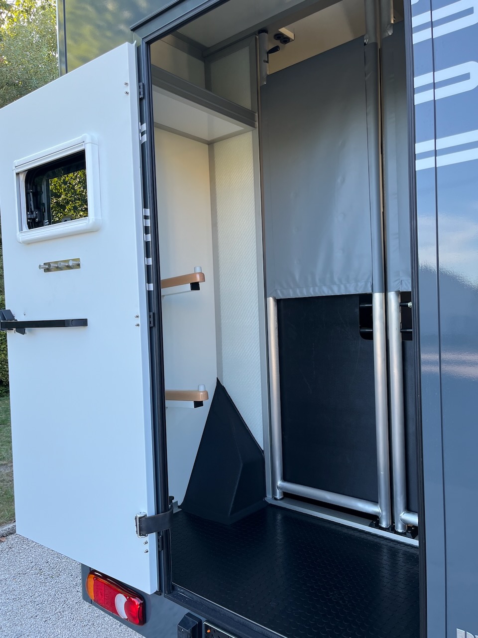 peugeot boxer 165 stallion light urbangrey msg16