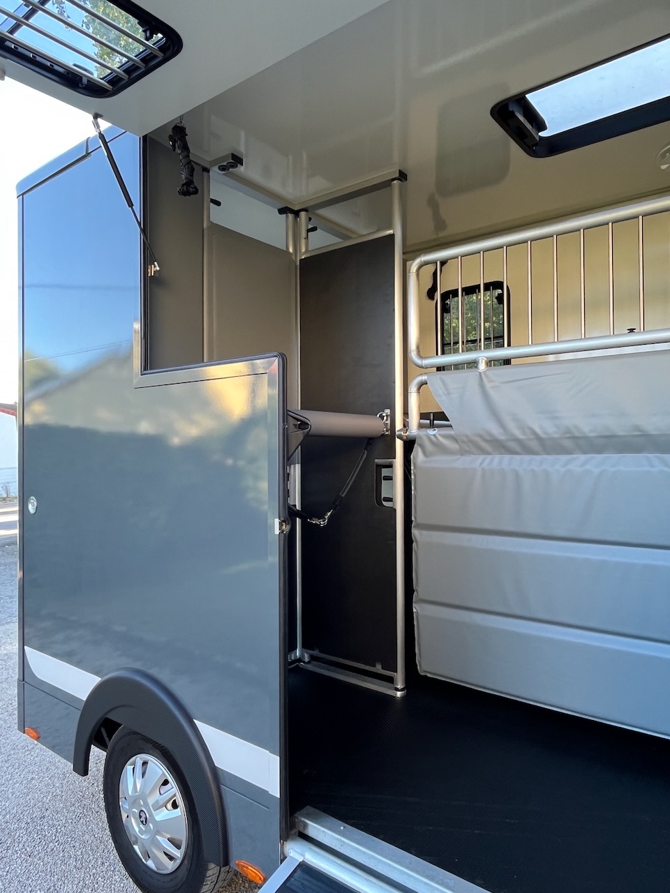 peugeot boxer 165 stallion light urbangrey msg21